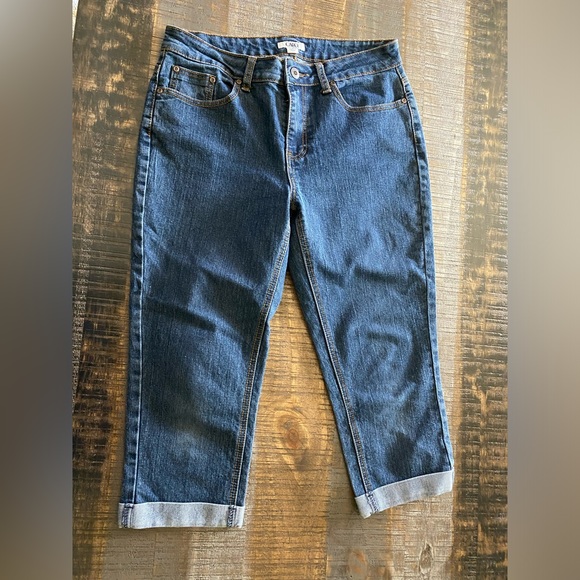 Cato Denim - 👖 Women’s Capri Blue Denim Jeans Rolled Hem Cato Brand  size 10